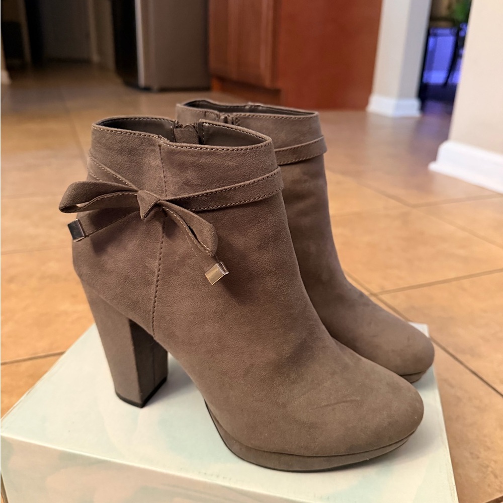 Elegant Brown Ankle Boots